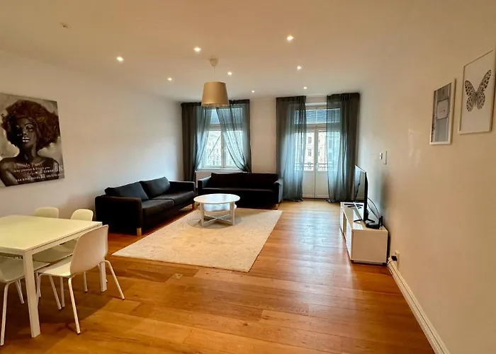 Luxury Apartment In City