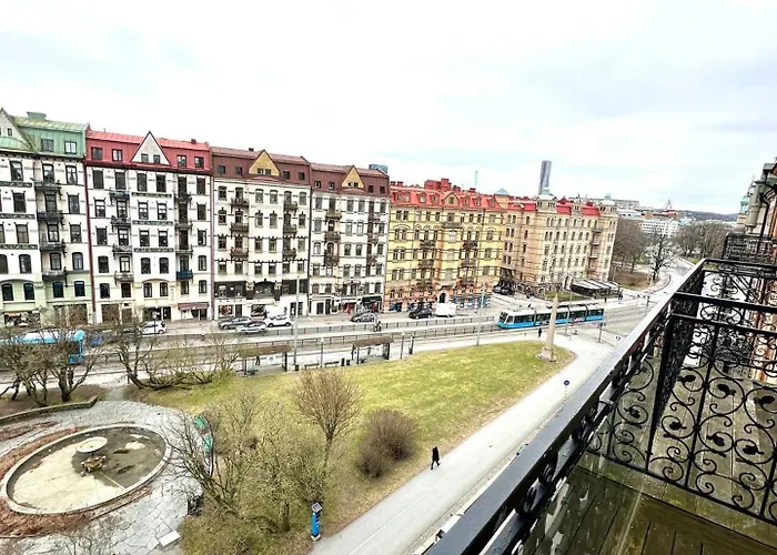 Luxury Apartment In City